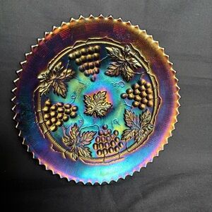 Vtg. Northwood Iridescent Grapes and Leaves Pattern Decorative Round 7.5” Plate